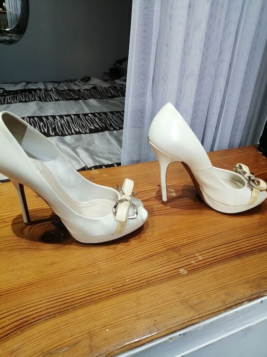 Продам, туфли женские