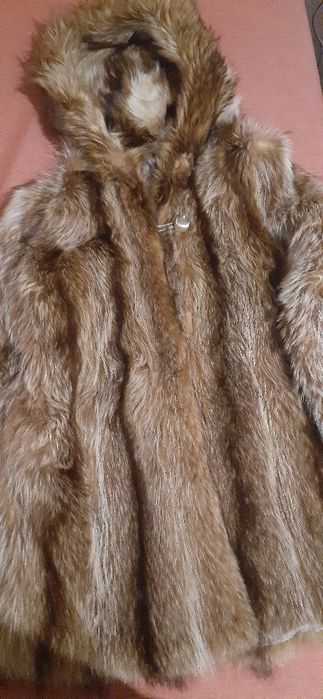 Продаю шубу с капюшоном