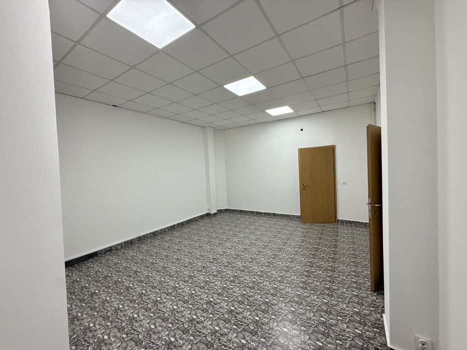 Proprietar inchiriez spatiu comercial central - Palatul Neptun