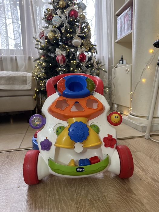 Ходунок Chicco с музыкой и игрушками