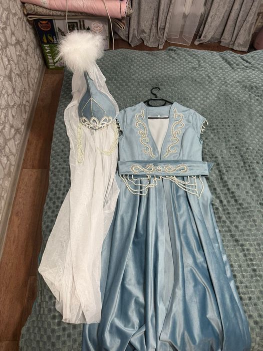 Женская одежда Платья