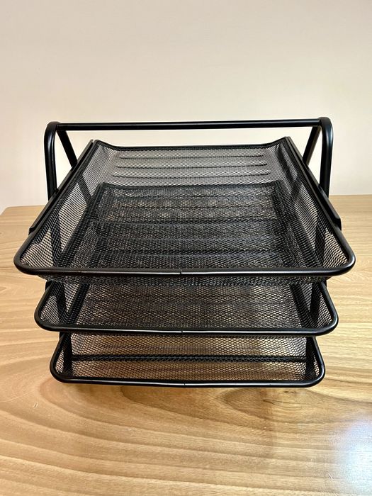 Лоток офисный для бумаг / Qog'ozlar uchun 3 qavatli ofis tepsisi.