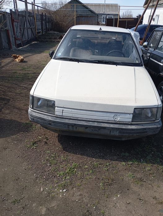 Продам машину Renault 21