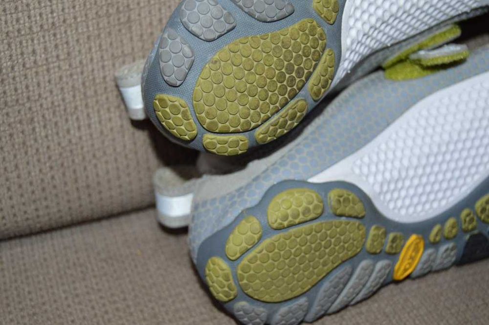 Adidași Barefoot Vibram FiveFingers Bikila Mărimea M41 (EU 41)