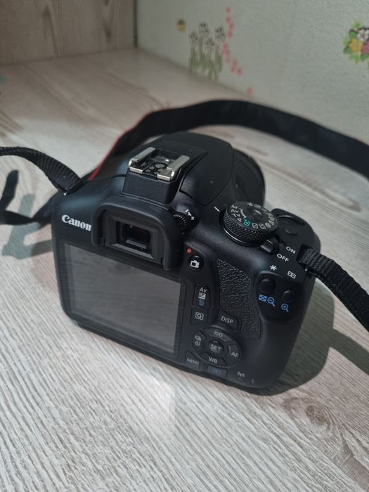 Камера Canon 2000d