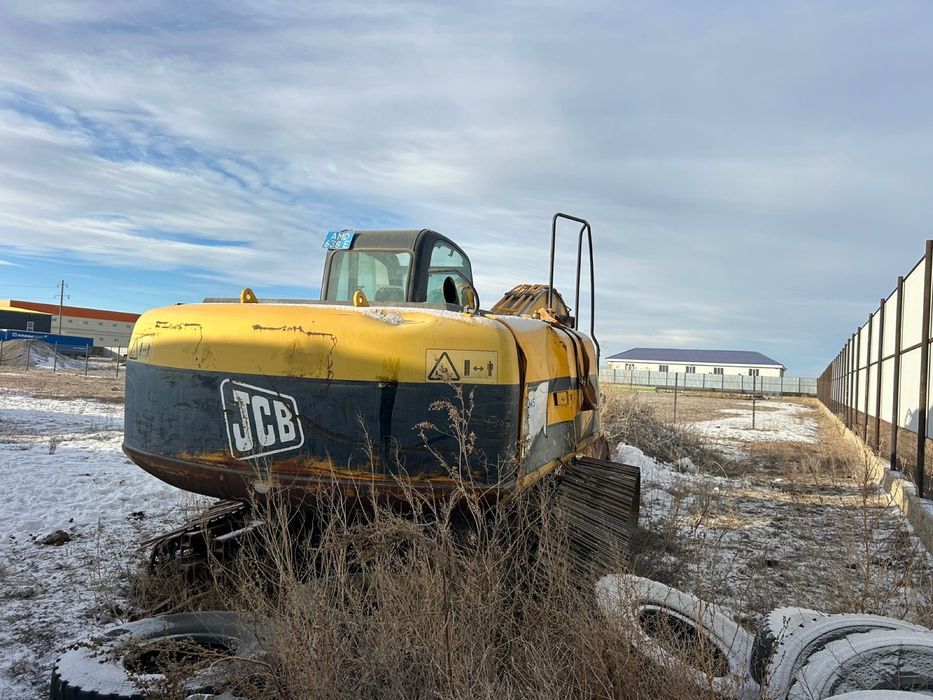 Продам гусеничный экскаватор JCB на зап части