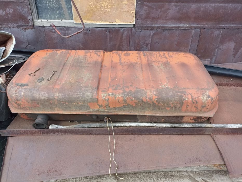 Топливный    бак