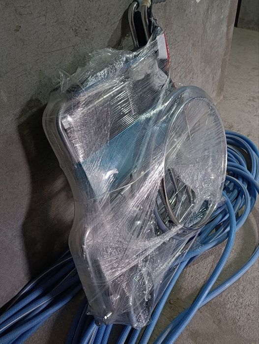 Yengi xali srochno sotiladi