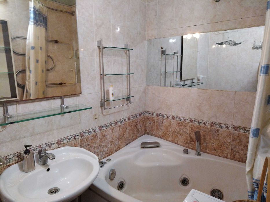 Сдаю 2шку в 8 мкр возле драмтеатра