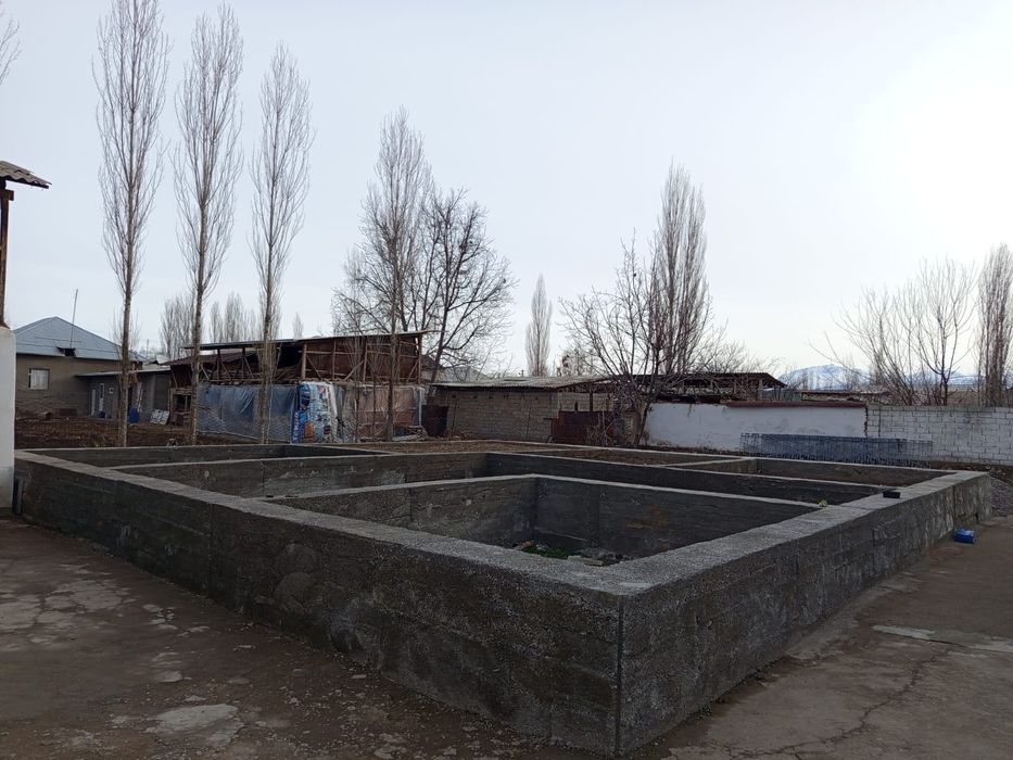 Участка сотилади срочно, тайор фундамент билан