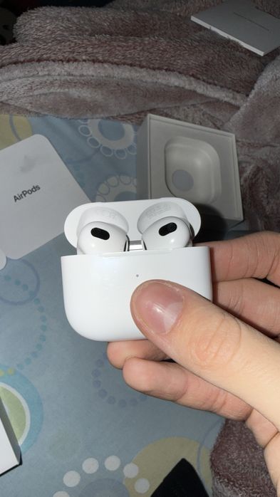 Airpods 3 noi   .