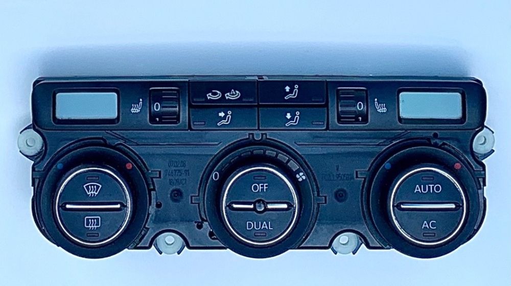 Vând panou clima passat b6