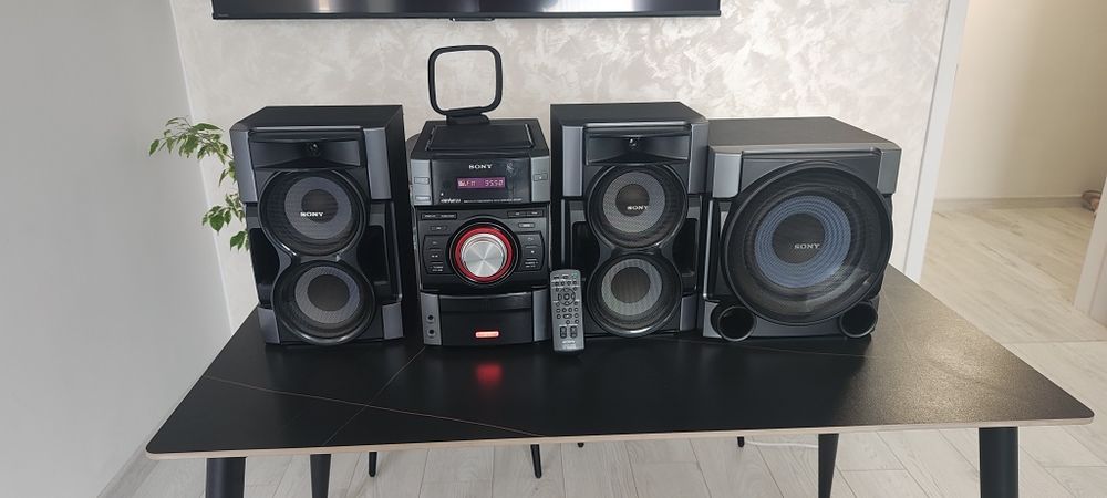 уредба Sony Genezi MHC-99i HiFi аудио система