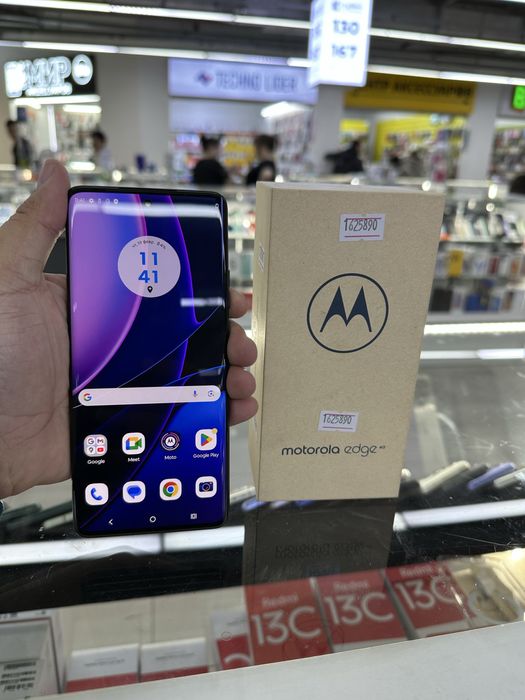 Moto edge 40 5G.  256