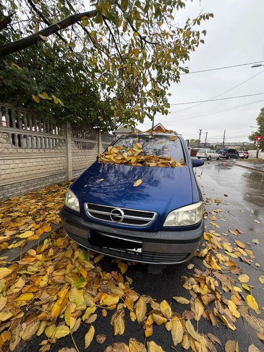 Vând Opel zafira fabricație 2003