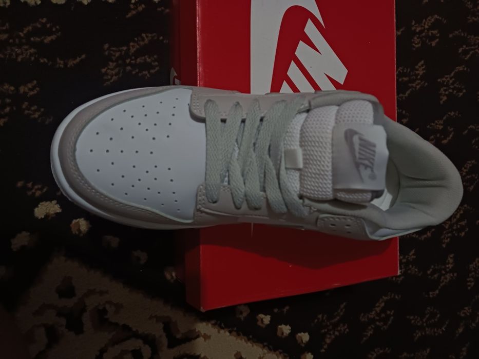 Adidasi nike dunk low