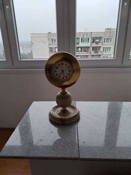 електроника, куфари, пишещи машини и часовник