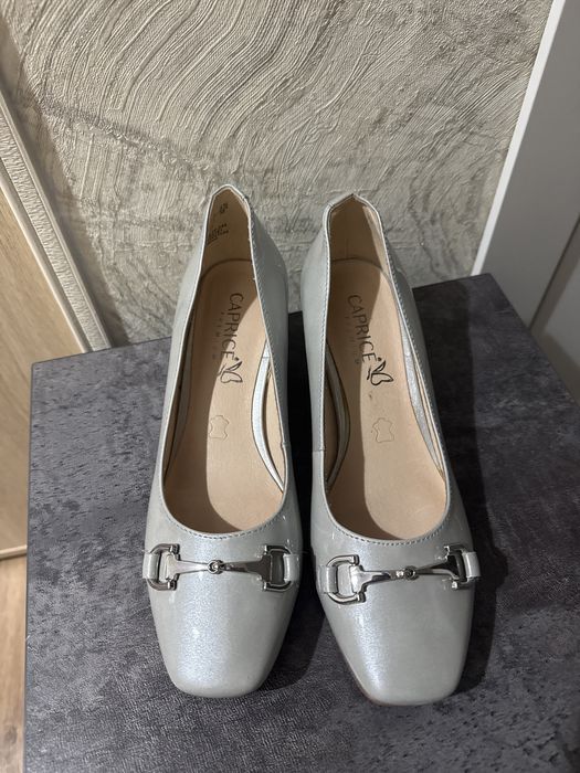 Продам женскую обувь