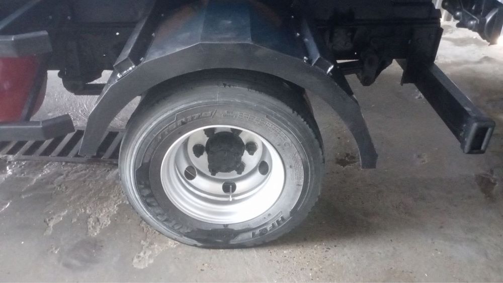 Isuzu samasval sotiladi