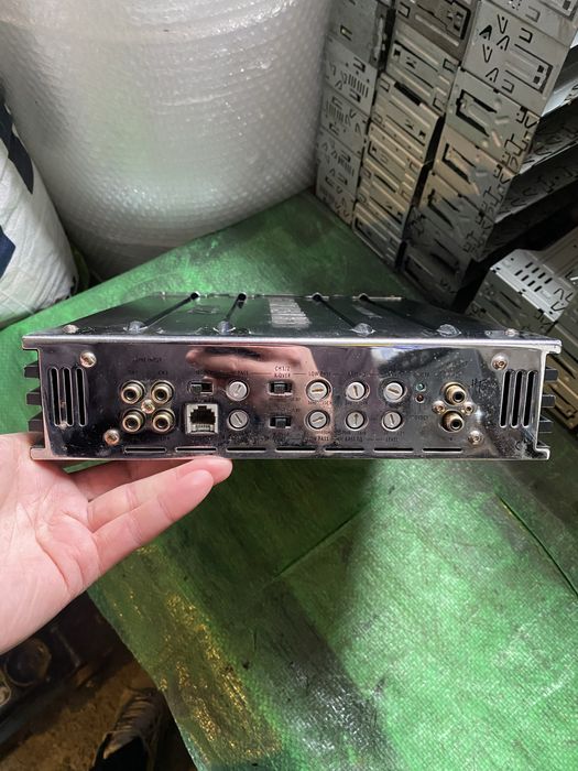 HIFONICS (USA) - Качествен и Мощен! - 4 канален усилвател за кола авто