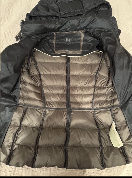 Продам легкую куртку Massimo Dutti