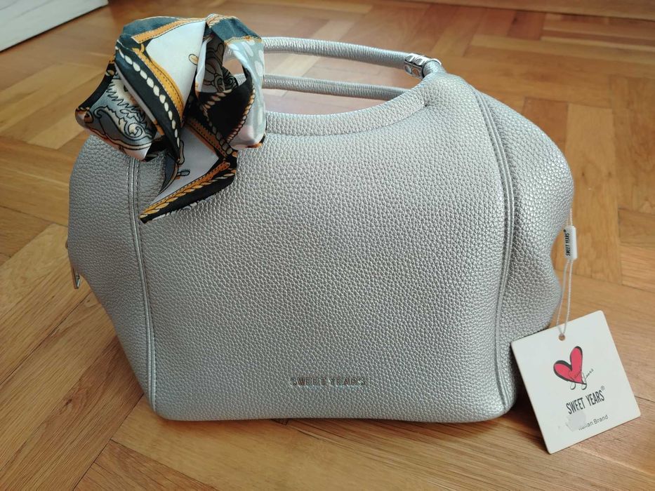 Дамска нова чанта цвят сребро