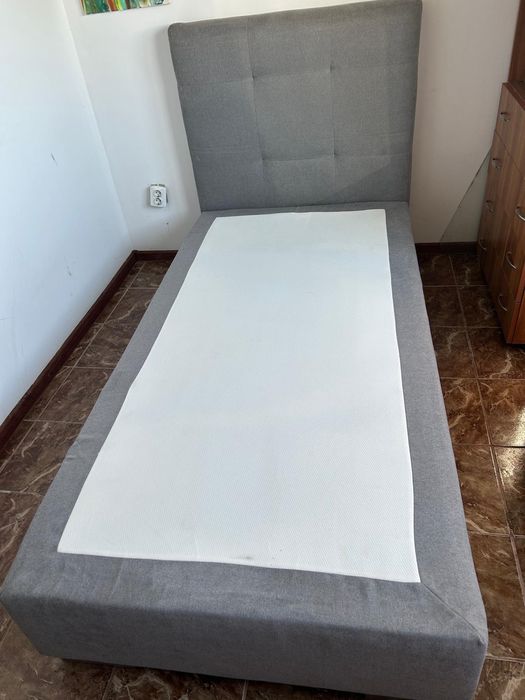 Vând canapele in stare foarte buna