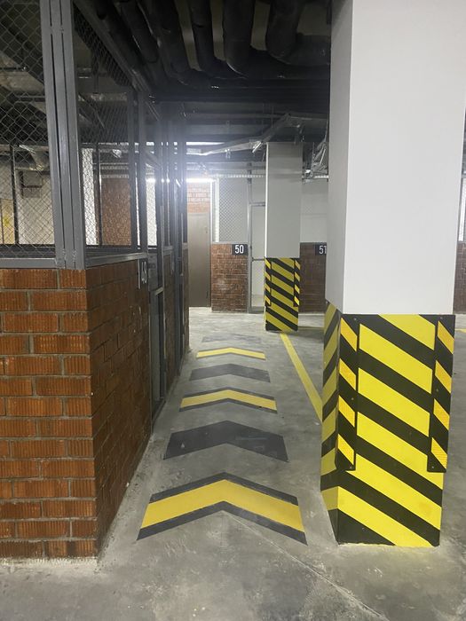 Дорожная разметка в паркинге