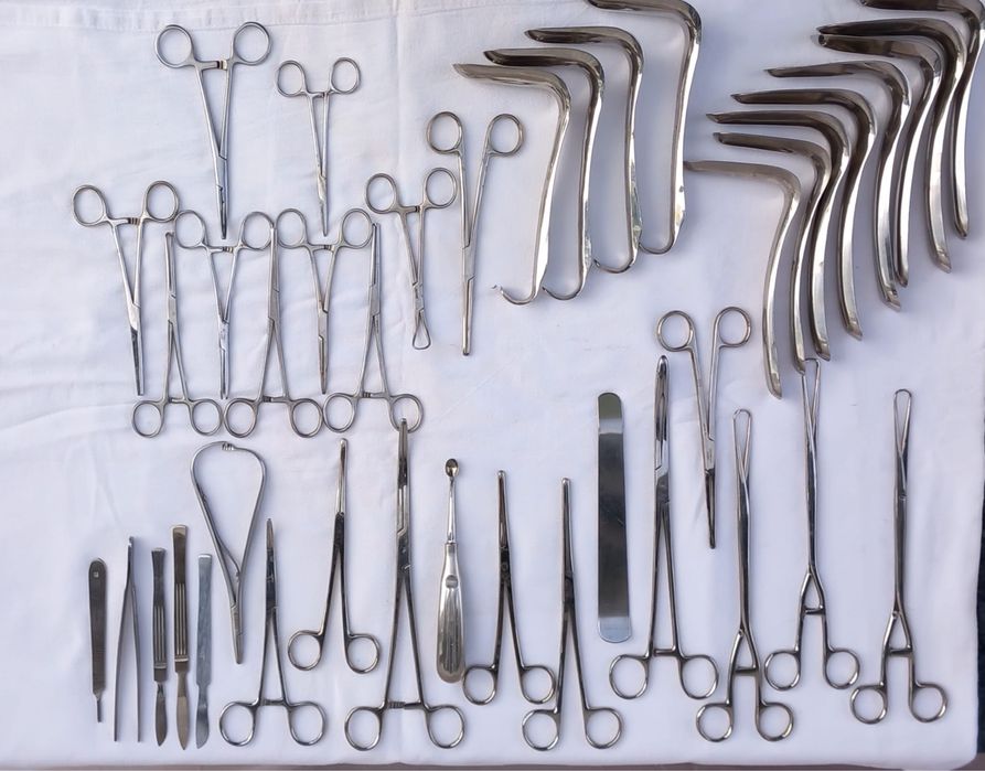 Titlu anunț: Lot instrumentar medical inox și recipiente sterilizare (Cabinete / Ginecologie / Chirurgie)