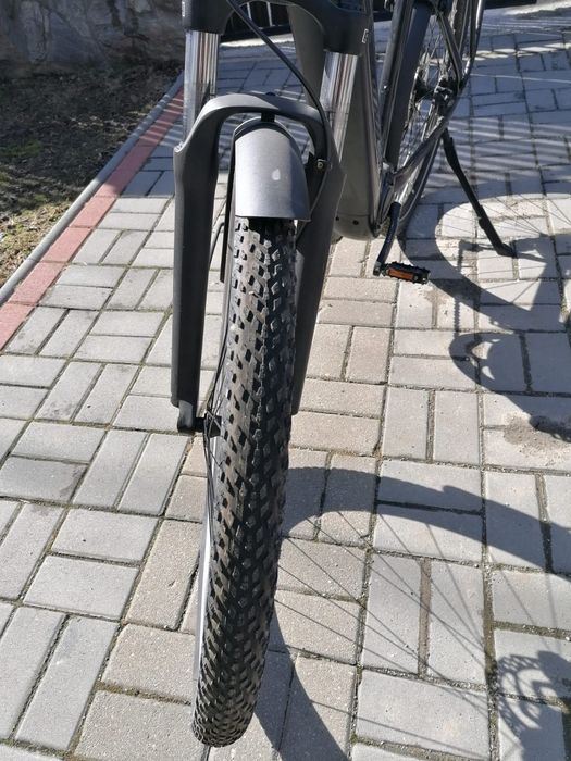 Bicicleta asistată electric GIANT EXPLORE E+