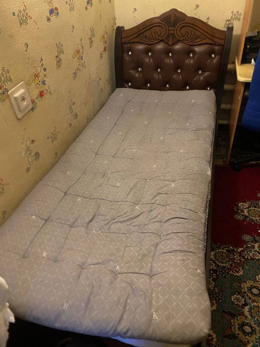 Продается кровать доя спальни