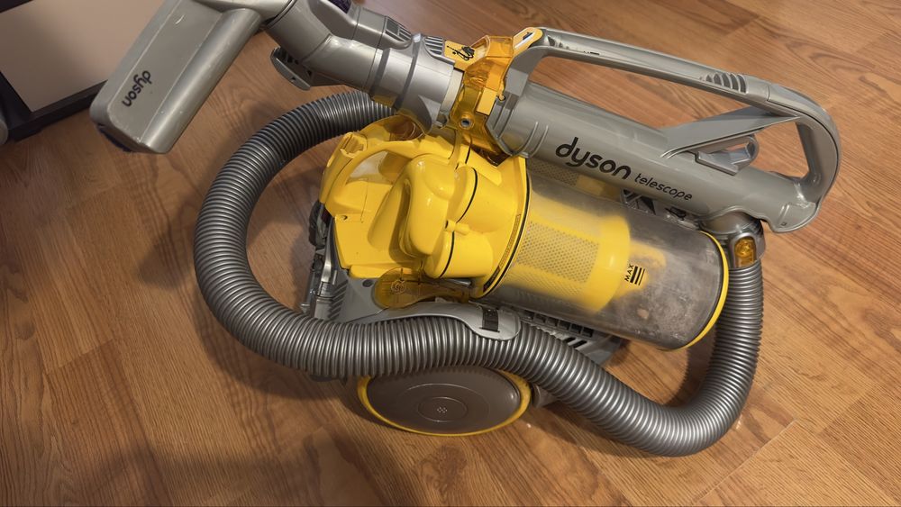 aspirator Dyson DC11 perfect functional