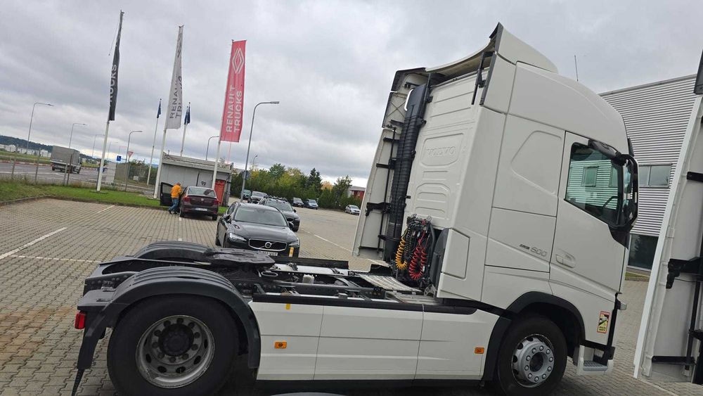 Cap tractor Volvo FH 2018