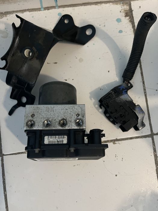 Авс блок на Камри 40.