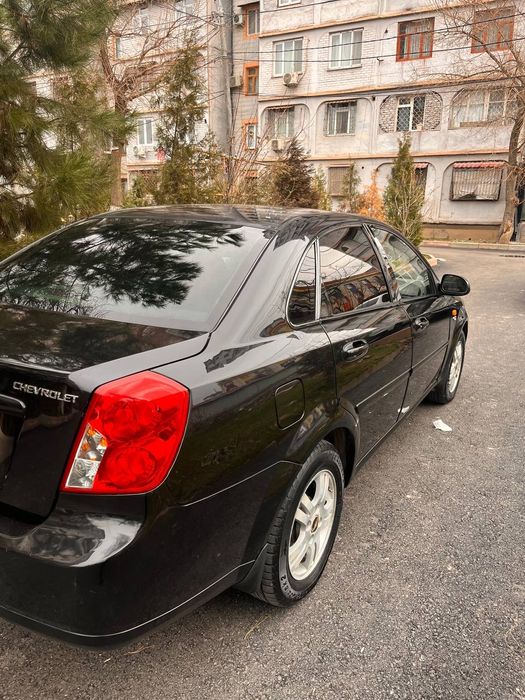 Срочна прадайотся ласети 2 паз2010 год.