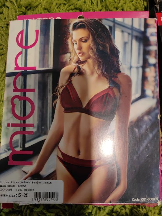 НОВО Дамско секси бельо комплект