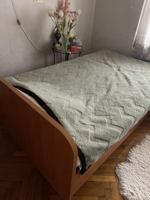 Продам б/у кровать 120 * 200