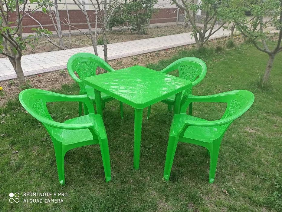 Качественные столы со стульями в комплекте для дачи и кафе