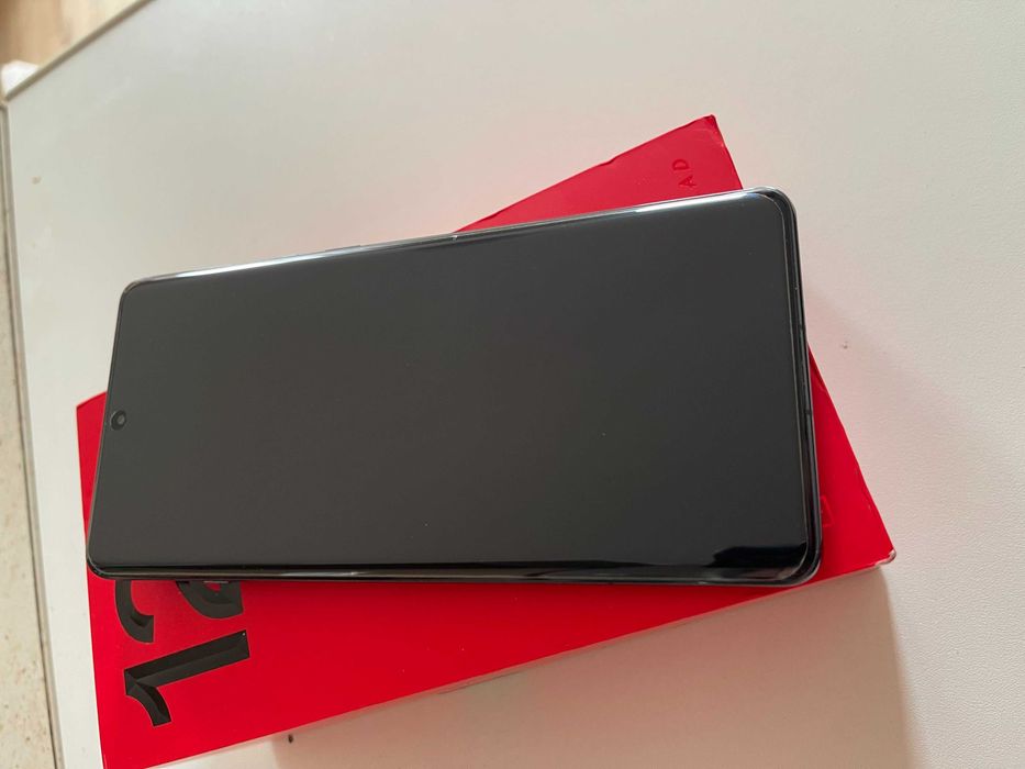 Oneplus 12. RAM 16 GB / 512 Перфектен Като Нов e-sim