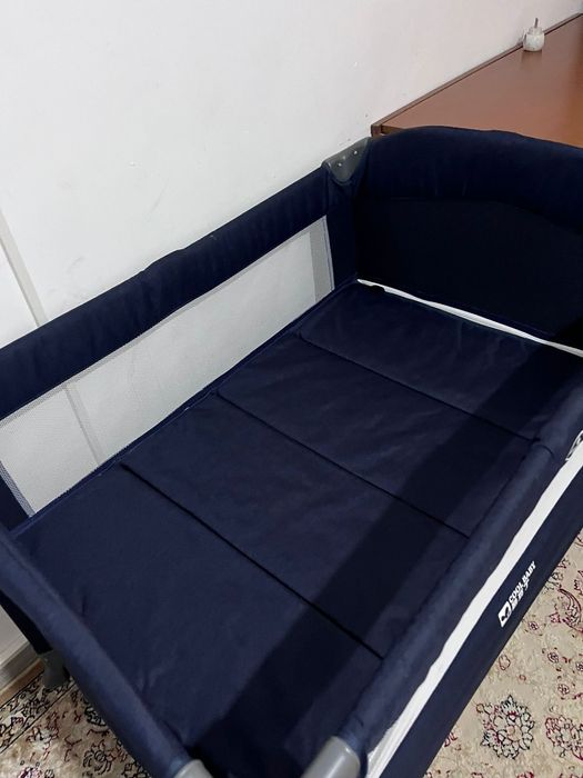 Продам детскую манежку.