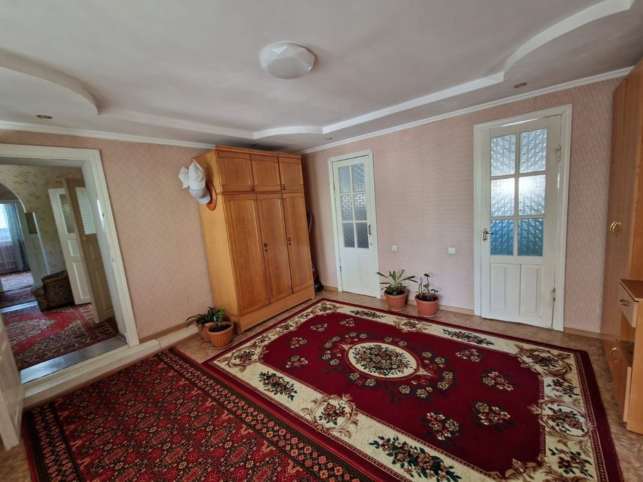 Продаётся просторный дом в Бурное