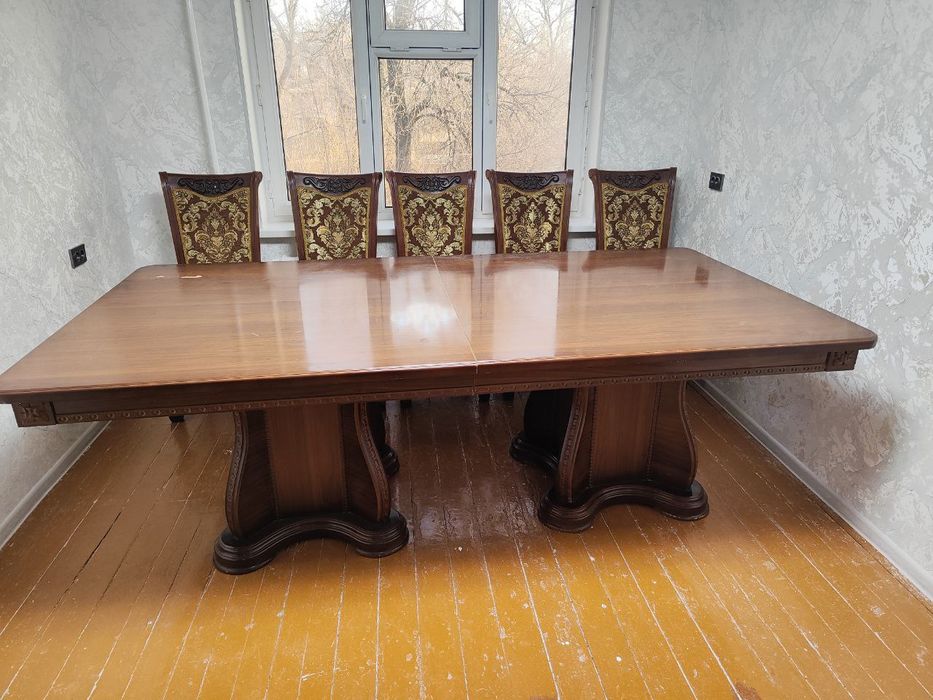 Stol stul sotiladi 3.40 m 14 ta stul bor