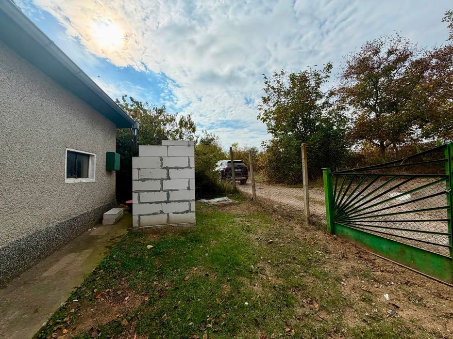 Продава се Къща в Търговище, Вилна зона - 50 кв.м за 900 €/кв.м - Снимка #10