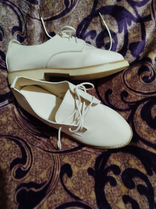 Лоферы и ботики новые