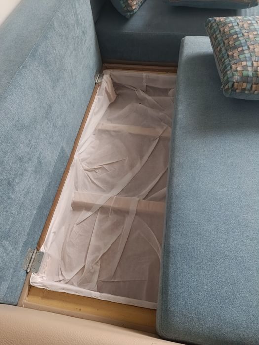 Продавам ъглов диван с функция сън, ракла и лежанка