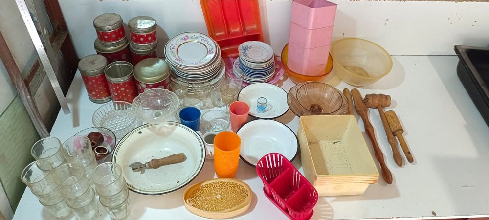 Продам набор посуды для кухни.