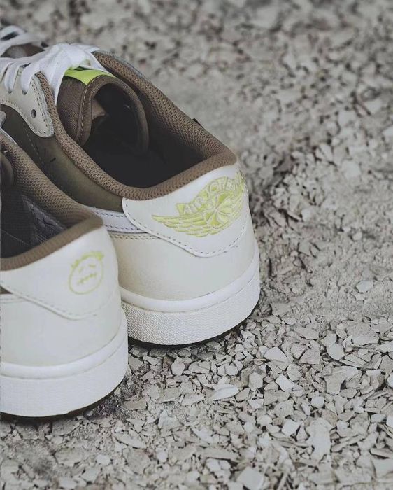 Кроссовки  Air Jordan 1 Travis  Scott