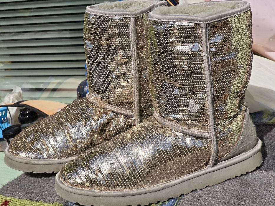 UGG оригинални ботуши с пайети N42