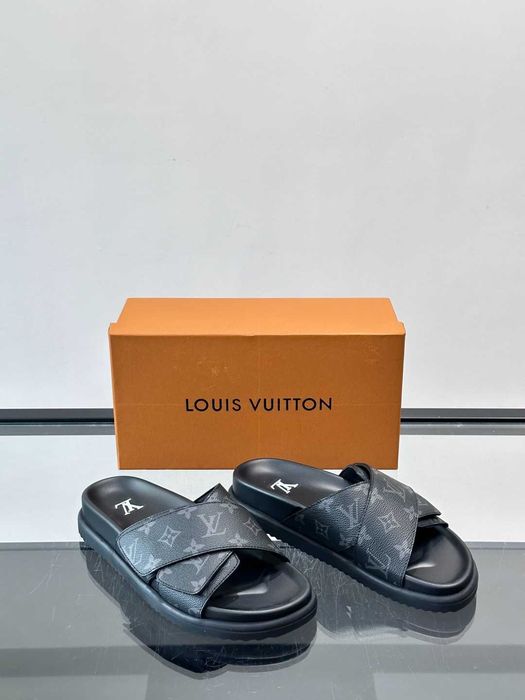 Papuci / Slapi Louis Vuitton Calitate Premium