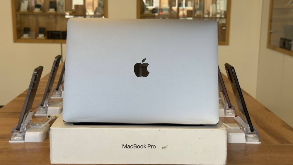 MacBook Pro M2 2022